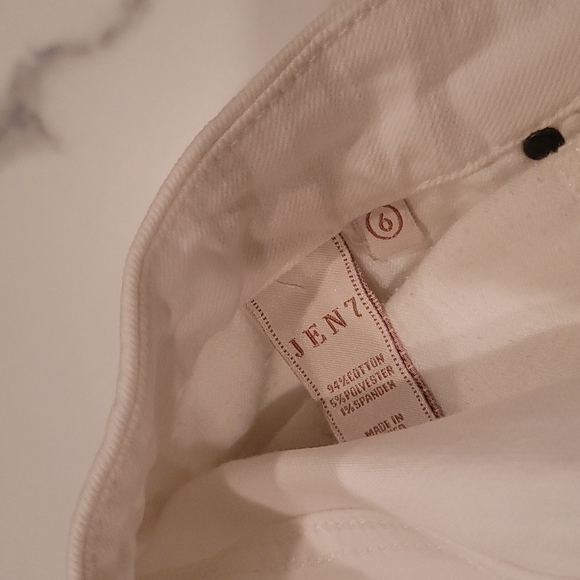 Jen 7 White Jeans - Picture 5 of 8